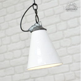 Lampa industrialna P-375 z lat 70'