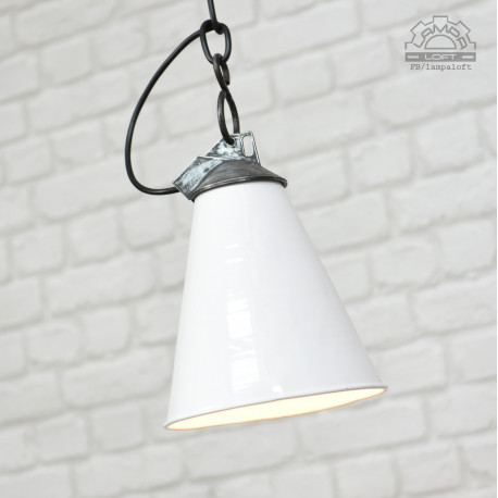 Lampa industrialna P-375 z lat 70'