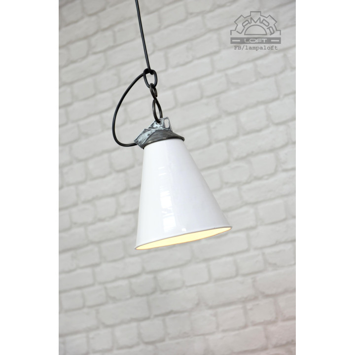 Lampa industrialna P-375 z lat 70'