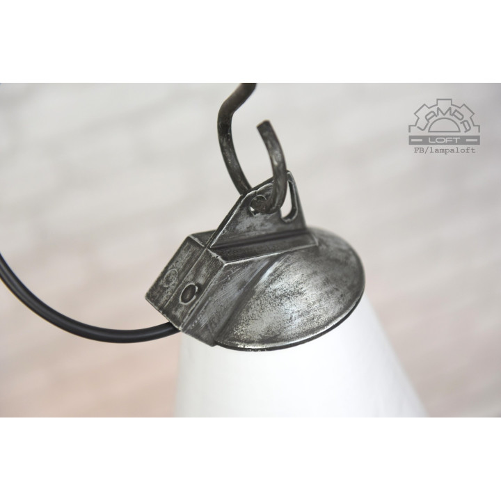 Lampa industrialna P-375 z lat 70'