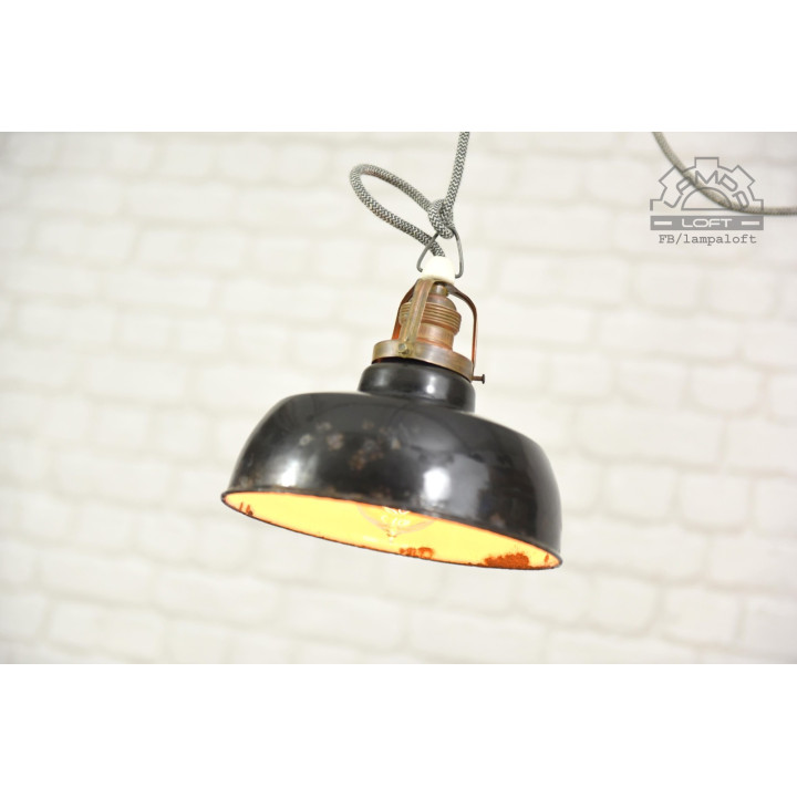 Lampa emaliowana z lat 50 DDR