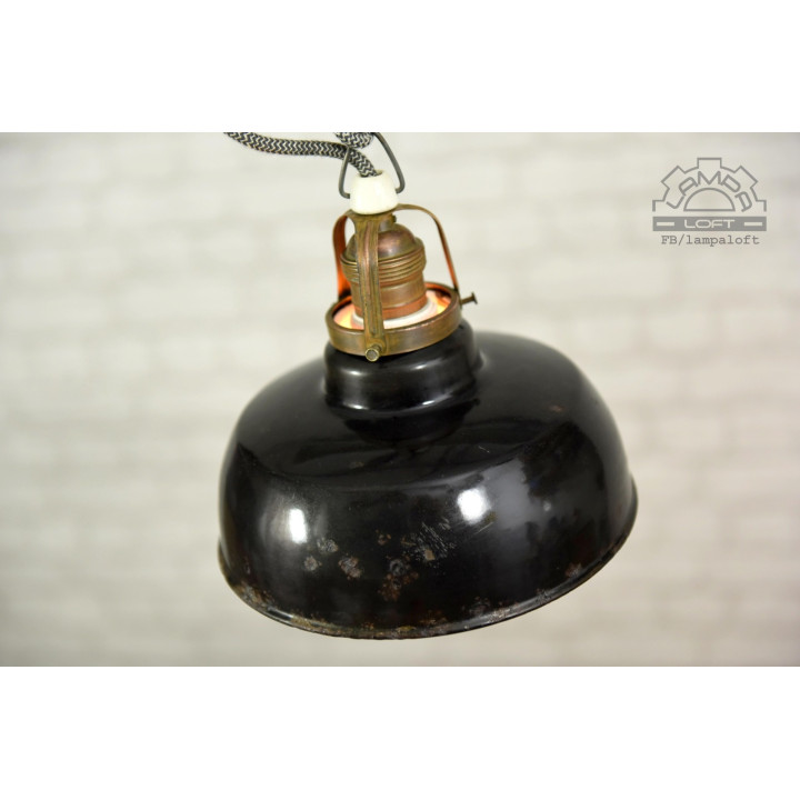 Lampa emaliowana z lat 50 DDR