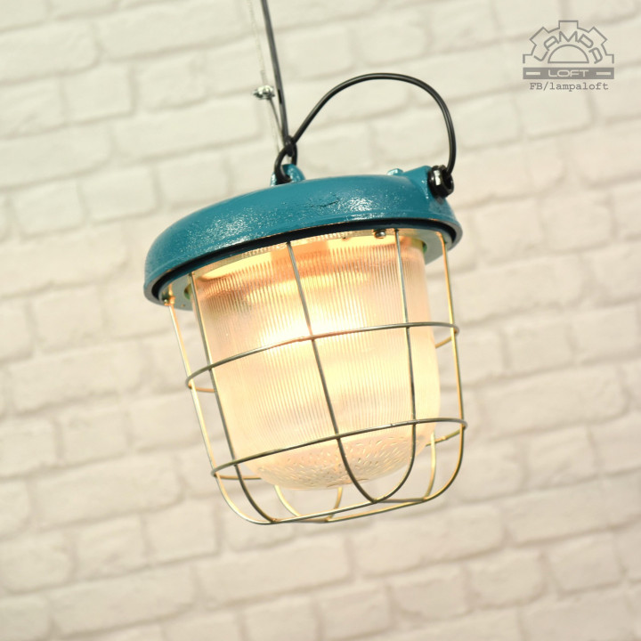 Lampa industrialna OS-200P z lat 70'