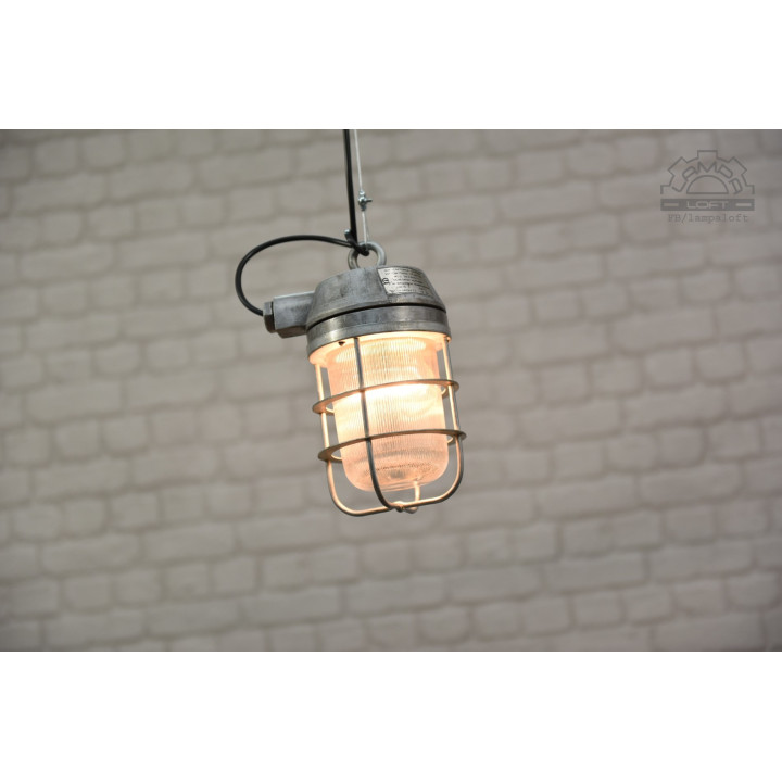 Bułgarska lampa industrialna z lat 70'