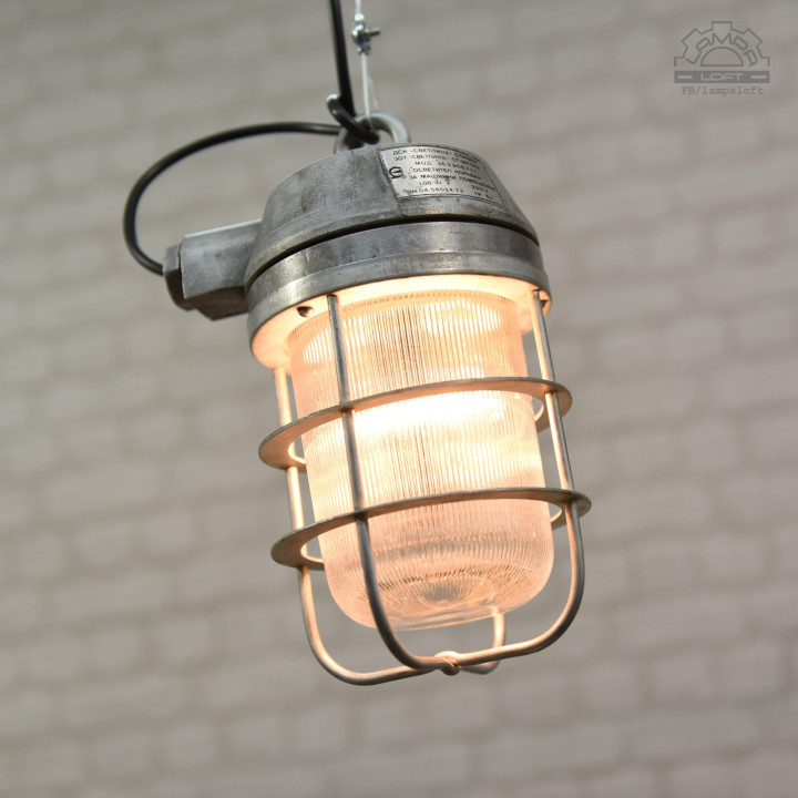 Bułgarska lampa industrialna z lat 70'