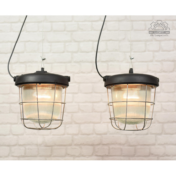 Lampa industrialna OS-200P z lat 70'