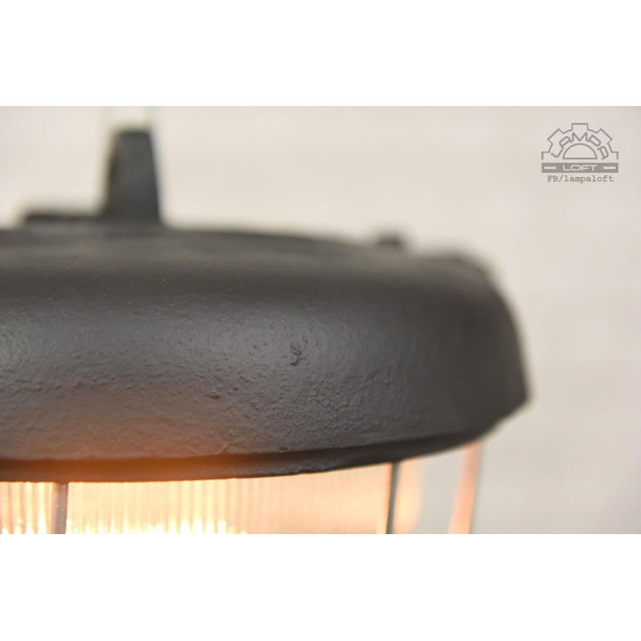 Lampa industrialna OS-200P z lat 70'