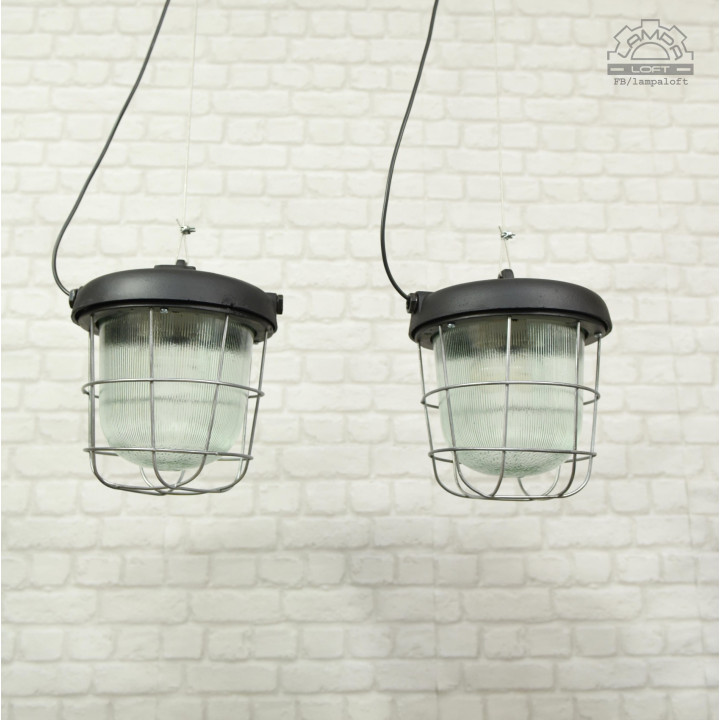 Lampa industrialna OS-200P z lat 70'