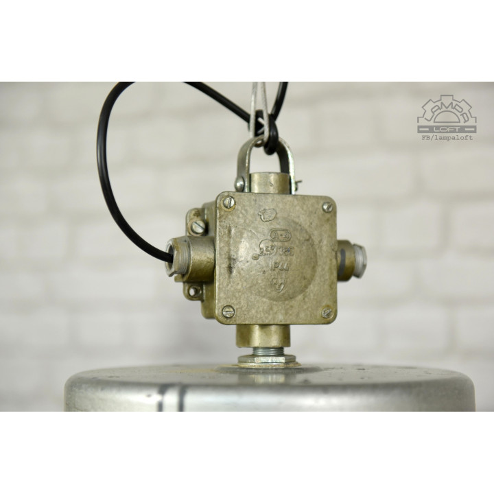 Lampa ORP-400 w zachowanym oryginalnym stanie