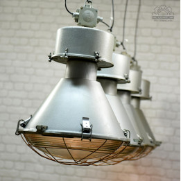 Lampa ORP-400 w zachowanym oryginalnym stanie