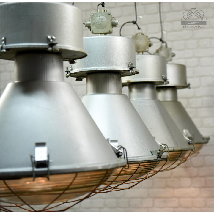 Lampa ORP-400 w zachowanym oryginalnym stanie