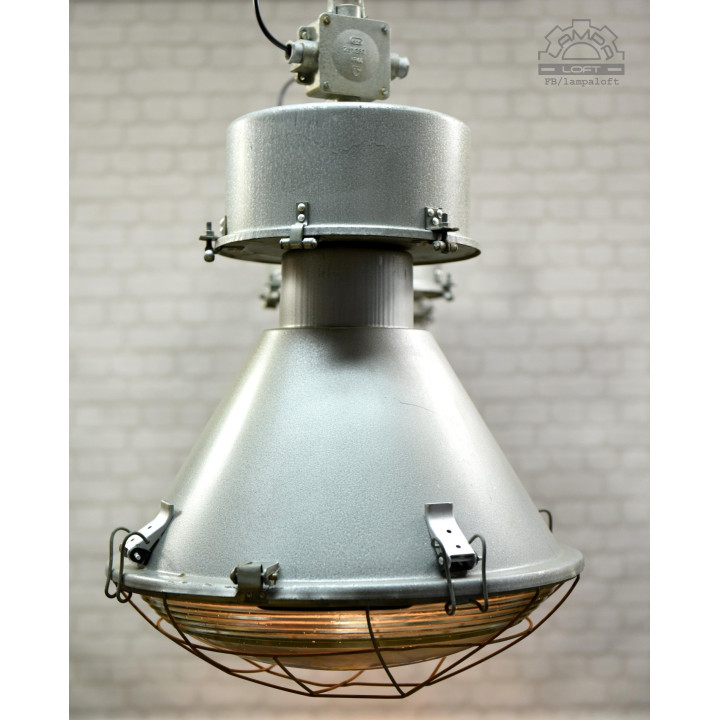Lampa ORP-400 w zachowanym oryginalnym stanie