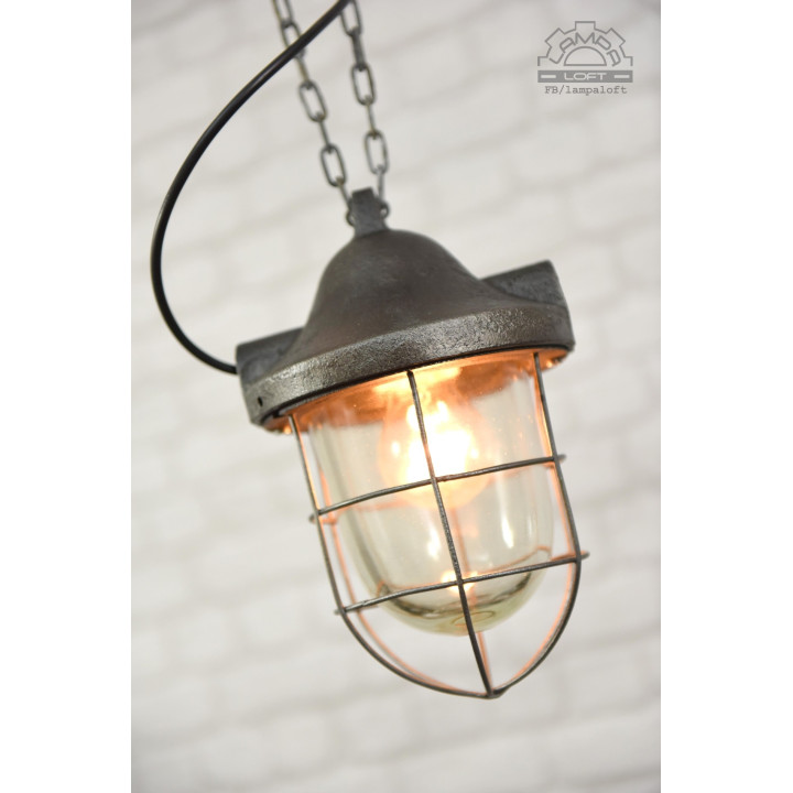 Lampa industrialna z lat 50'