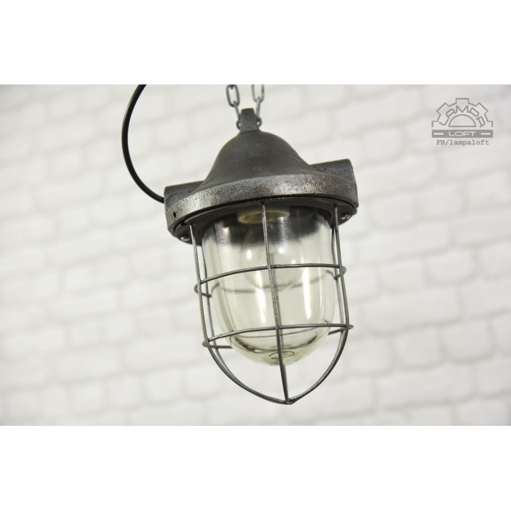 Lampa industrialna z lat 50'