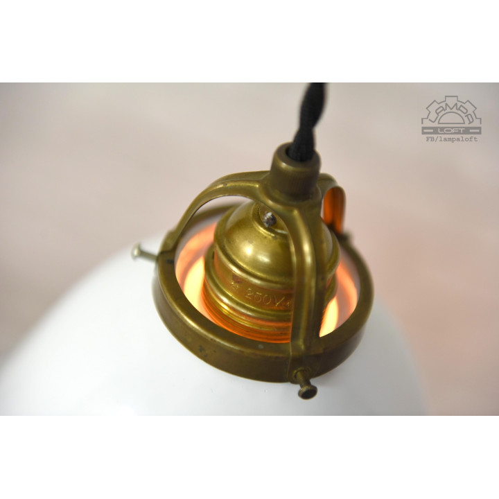 Lampa industrialna z lat 30'