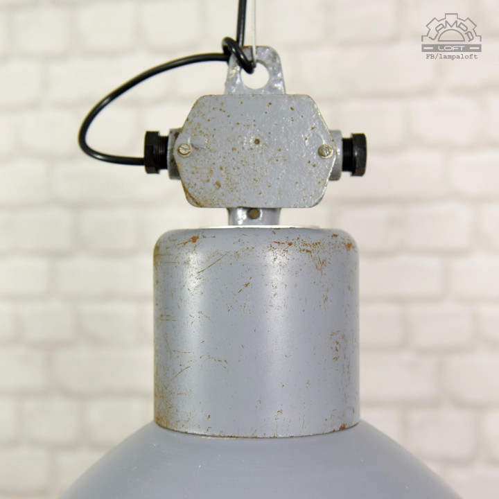 Lampa industrialna OG-200 w oryginalnym stanie