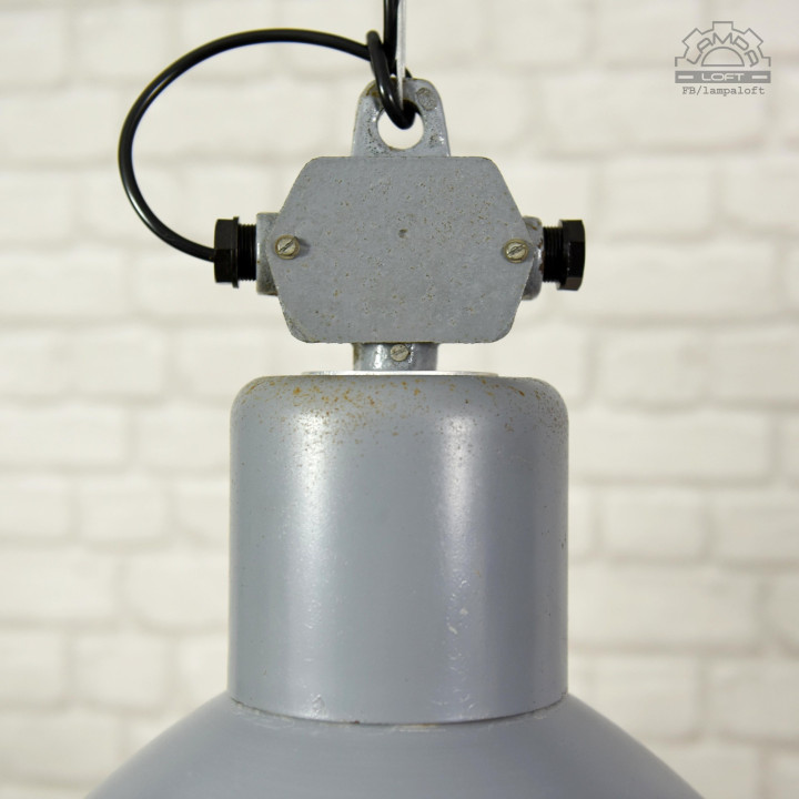Lampa industrialna OG-200 w oryginalnym stanie