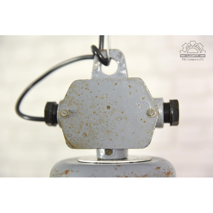 Lampa industrialna OG-200 w oryginalnym stanie