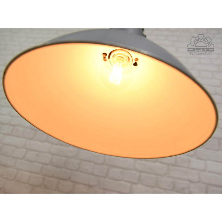 Lampa industrialna OG-200 w oryginalnym stanie