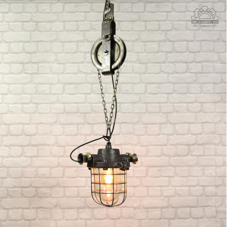 Lampa industrialna z lat 60' LPW-200