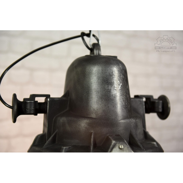 Lampa industrialna ORPW-125 MESKO z lat 70'