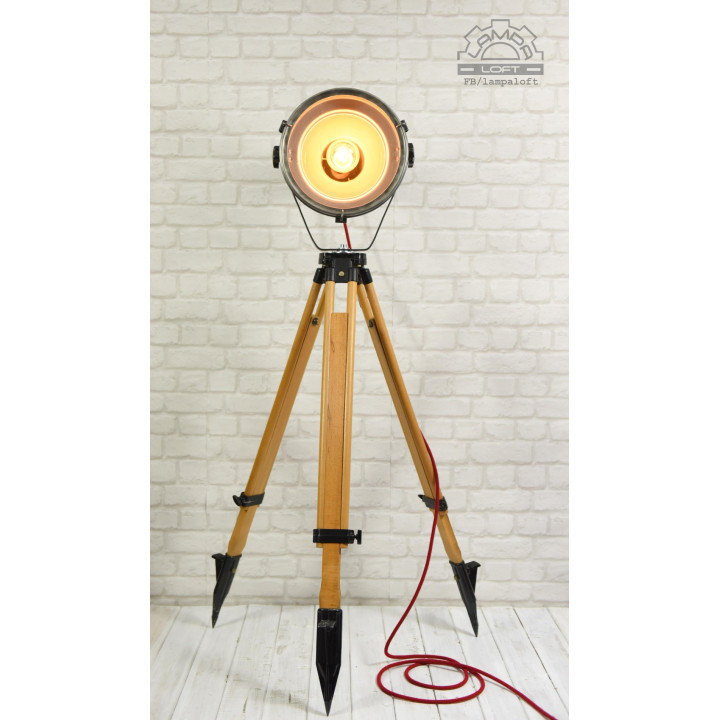 Lampa na trójnogu