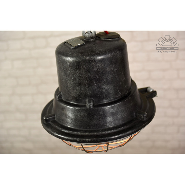Lampa industrialna MESKO z 1970