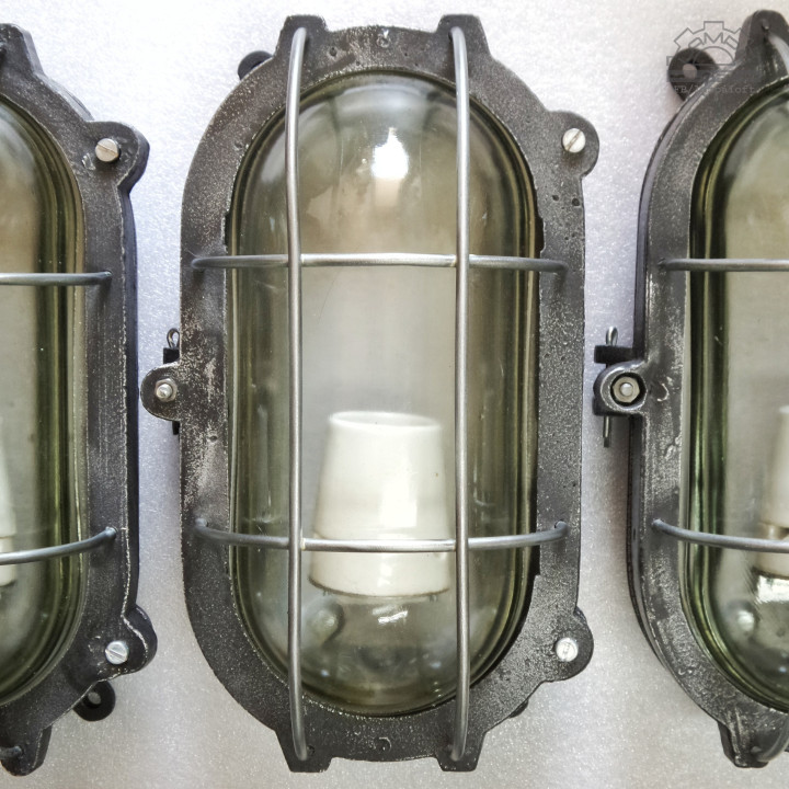 Kinkiet industrialny z lat 60'