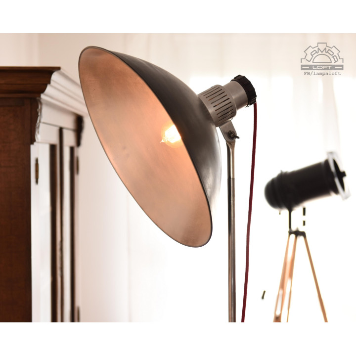 Lampa industrialna stojąca