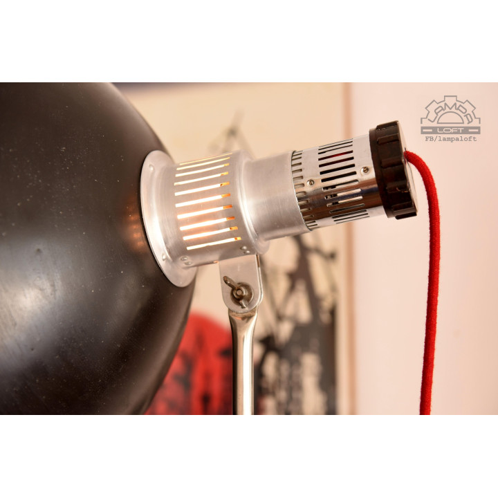 Lampa industrialna stojąca