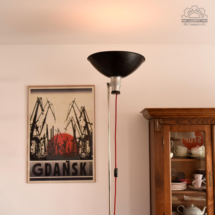 Lampa industrialna stojąca