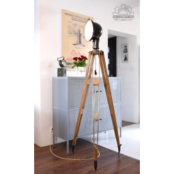 Reflektor emaliowany na statywie