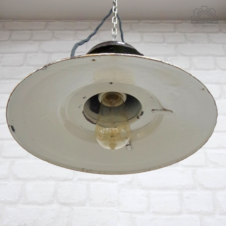 Radziecka lampa industrialna z lat 60'
