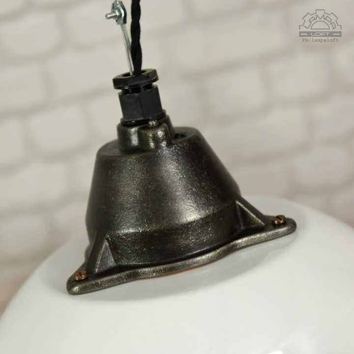 Węgierskie lampy industrialne