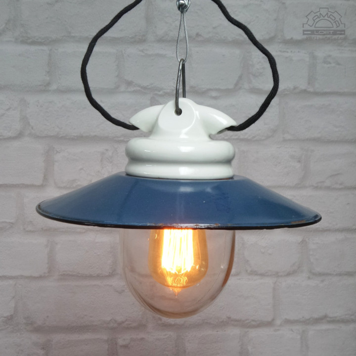 Lampa emaliowana porcelanowa z lat 50'