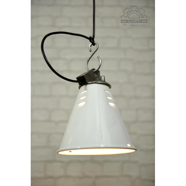 Lampa P-250 z lat 70'