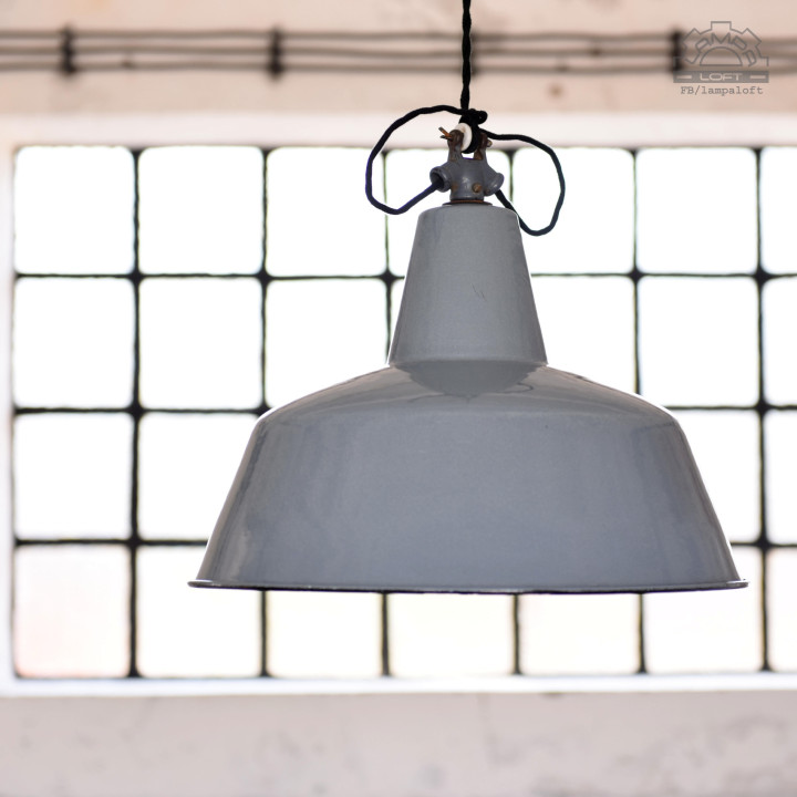Niemiecka lampa emaliowana z lat 50'