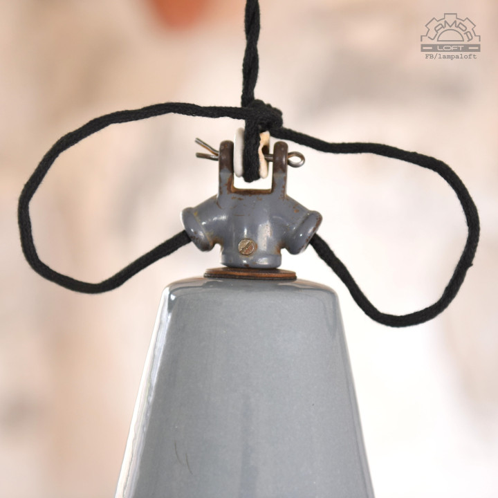 Niemiecka lampa emaliowana z lat 50'