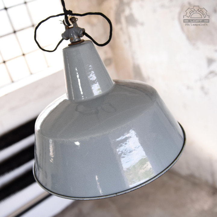 Niemiecka lampa emaliowana z lat 50'