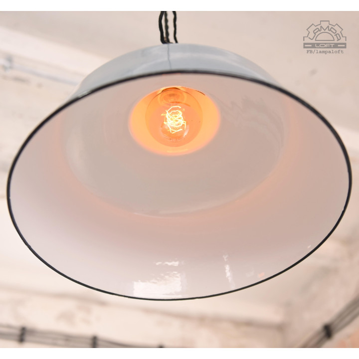 Niemiecka lampa emaliowana z lat 50'