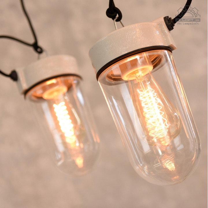 Wiszące lampy porcelanowe
