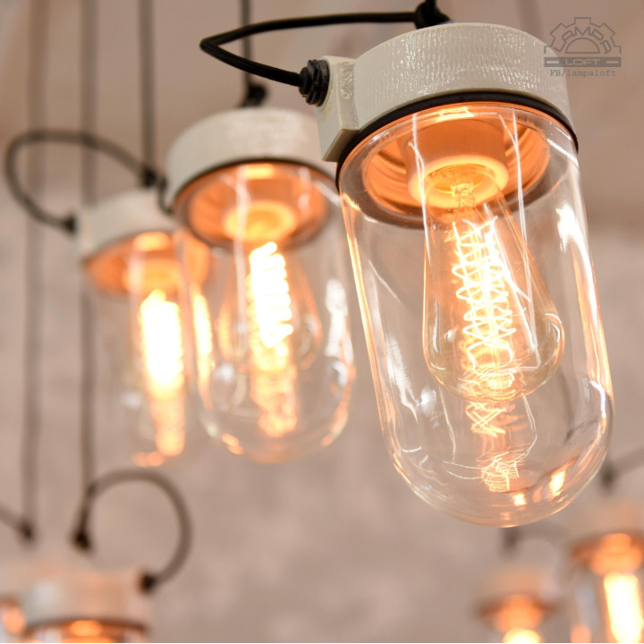 Wiszące lampy porcelanowe