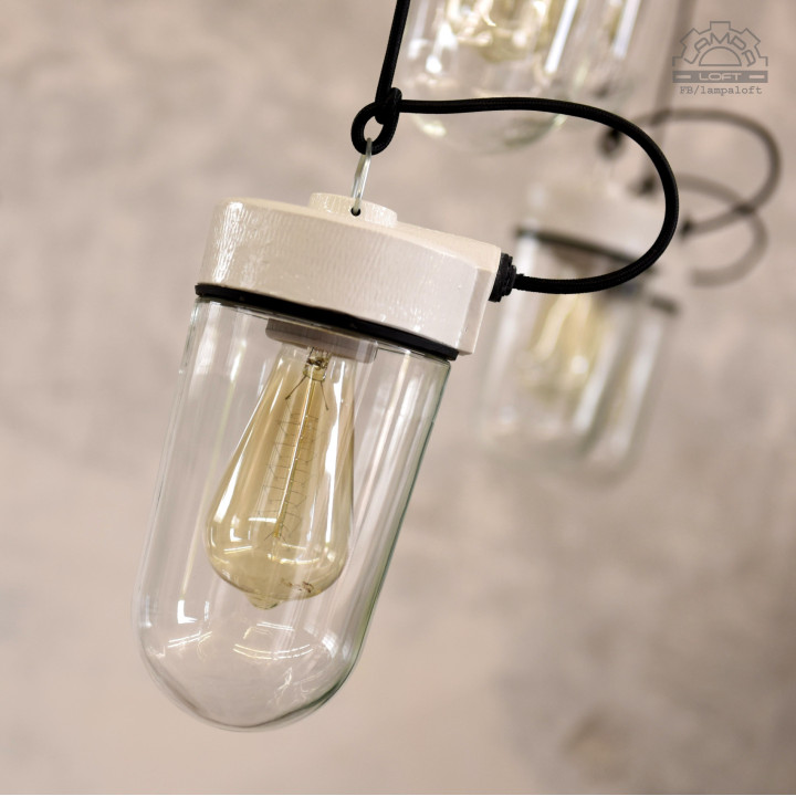 Wiszące lampy porcelanowe