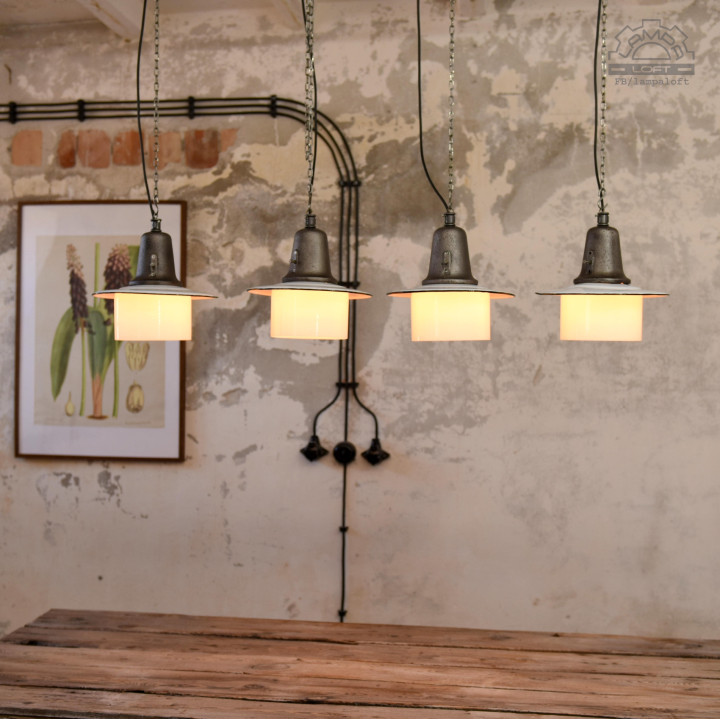 Lampa industrialna OŻk-1 z lat 50'