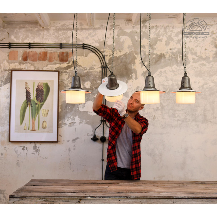 Lampa industrialna OŻk-1 z lat 50'