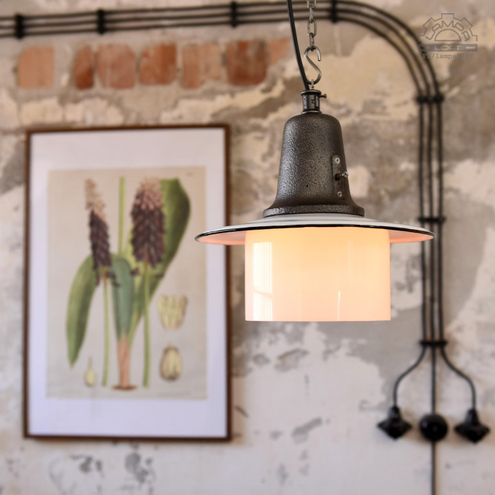Lampa industrialna OŻk-1 z lat 50'