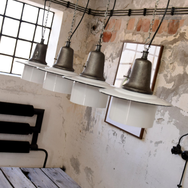 Lampa industrialna OŻk-1 z lat 50'