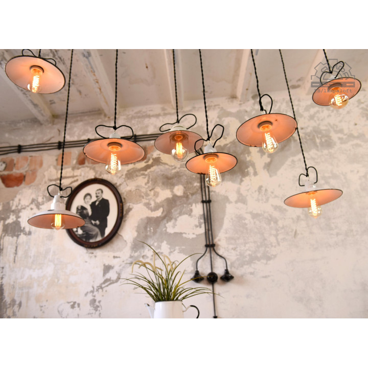 Zestaw białych lamp emaliowanych z lat 30-60'