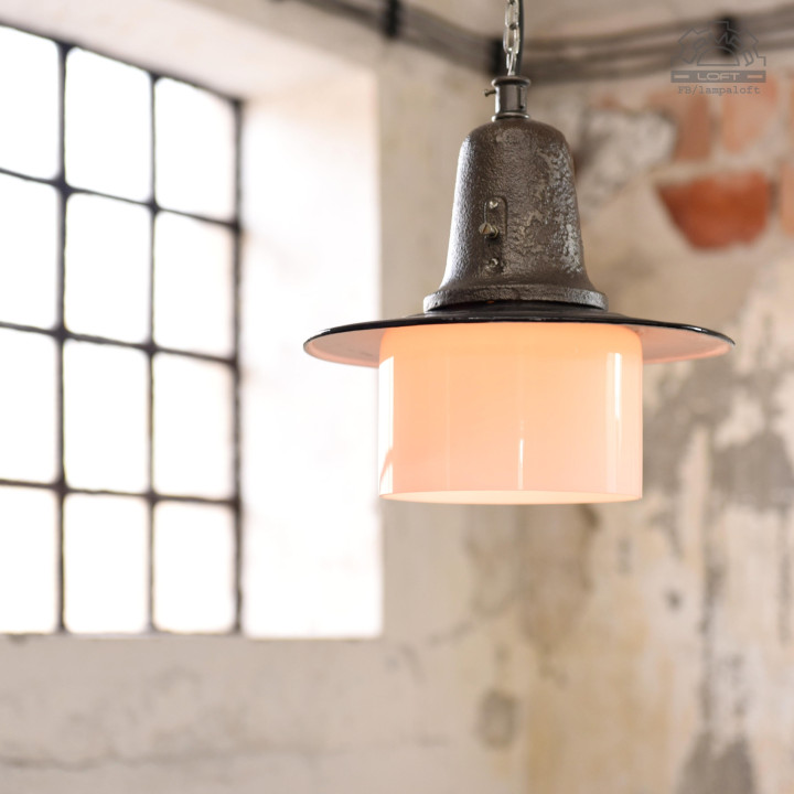 Lampa industrialna OŻk-1 z lat 50'