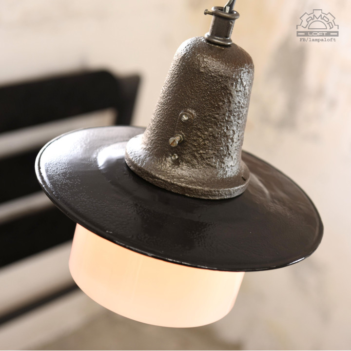 Lampa industrialna OŻk-1 z lat 50'